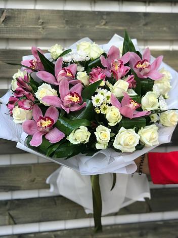 Букет цветов из: Розы и Хризантемы в Попово