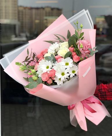 Букет цветов из: Розы, Лизиантусы и Хризантемы в Попово